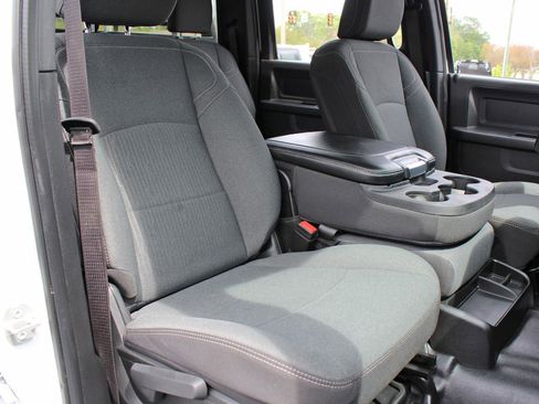 Used 2024 RAM 3500 Tradesman w/ Chrome Appearance Group image 34