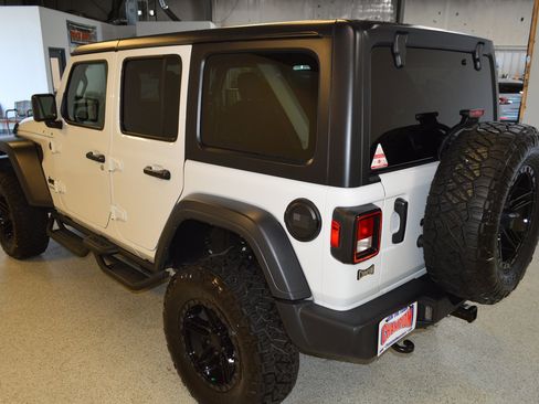 Used 2024 Jeep Wrangler Unlimited Sport AWD/4WD image 5