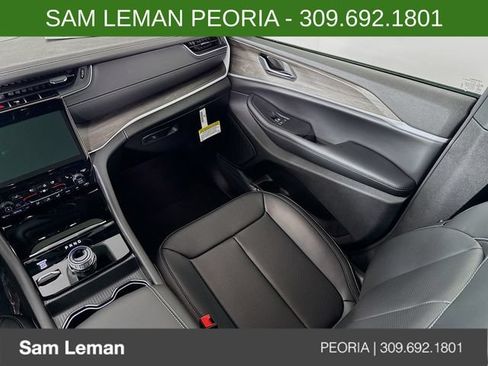 New 2025 Jeep Grand Cherokee L Limited w/ Luxury Tech Group II AWD/4WD image 24