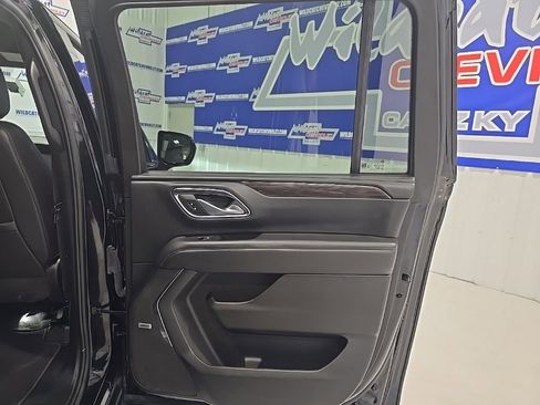 Used 2024 Chevrolet Suburban LT image 26