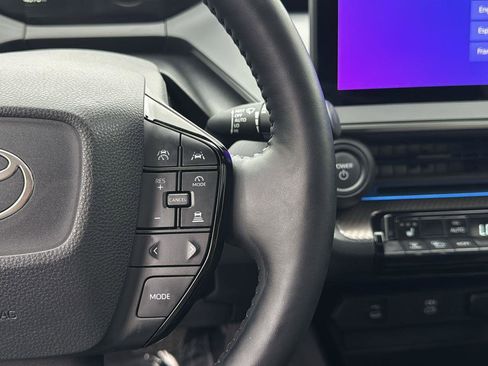 Used 2025 Toyota Prius XLE image 16