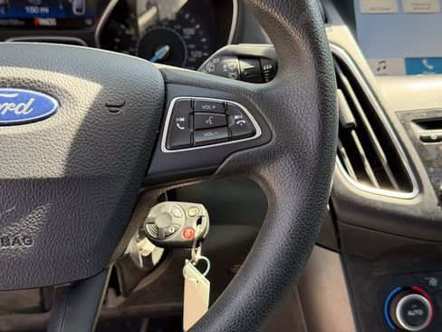 Used 2018 Ford Focus SEL FWD image 11