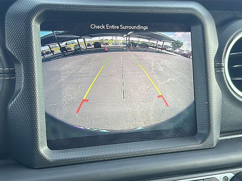 Used 2019 Jeep Wrangler Unlimited Sahara w/ Uconnect 4C Nav & Sound Group image 32