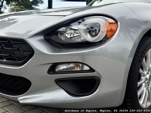Used 2017 FIAT 124 Spider Classica RWD image 11