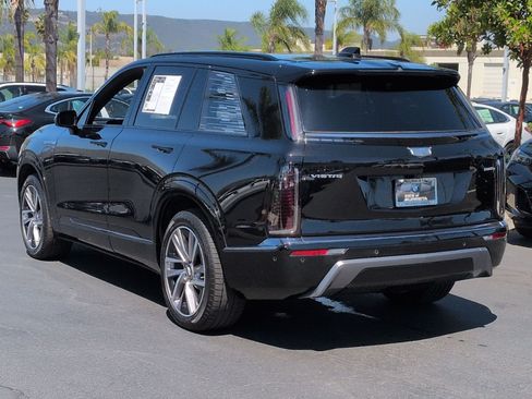 Used 2026 Cadillac Vistiq Sport w/ LPO, Floor Liner Package AWD/4WD image 8
