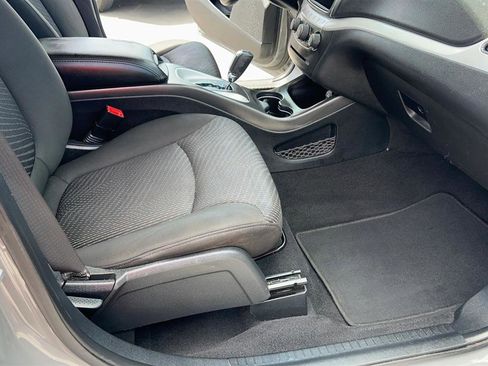 Used 2020 Dodge Journey SE w/ Blacktop Package FWD image 26