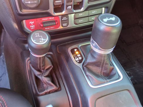 Used 2024 Jeep Wrangler Unlimited Rubicon w/ Convenience Group image 24