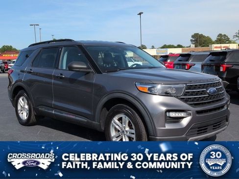 Certified 2022 Ford Explorer XLT w/ Equipment Group 202A RWD image 1