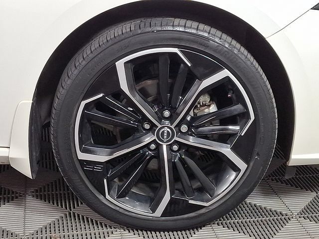 Used 2023 Nissan Altima 2.5 SR w/ SR Premium Package AWD/4WD image 11