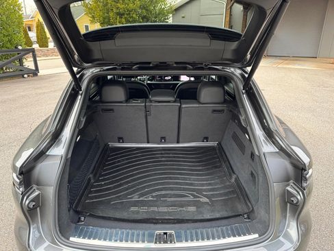 Used 2025 Porsche Cayenne GTS image 37