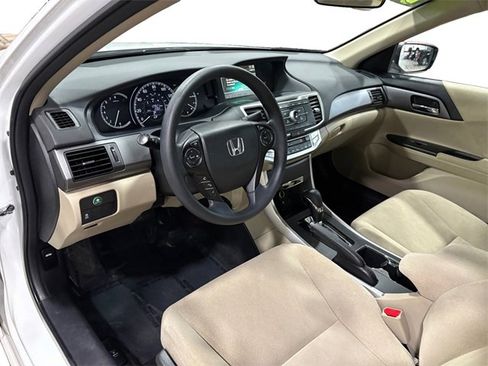 Used 2013 Honda Accord LX image 9