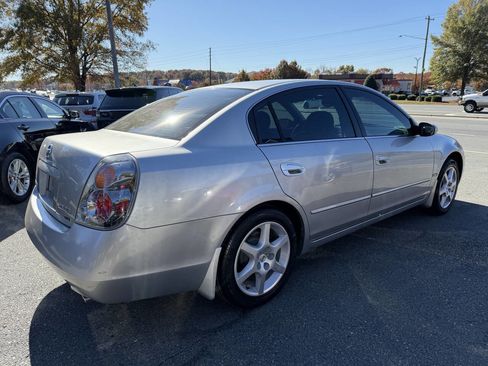 Used 2004 Nissan Altima 3.5 SE image 4