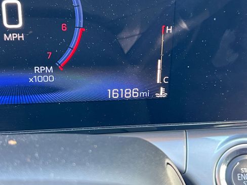 Used 2025 Chevrolet Trax LT w/ LT Convenience Package image 36