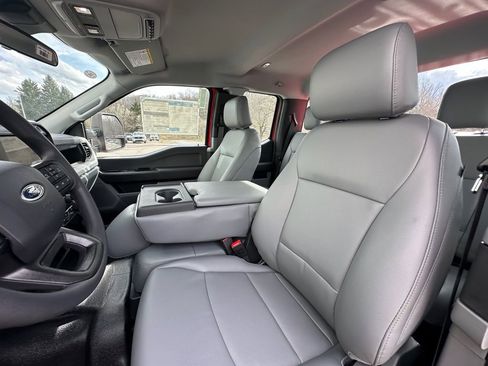 New 2026 Ford F250 XL w/ XL Chrome Package image 15