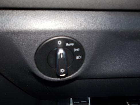 Used 2025 Volkswagen Jetta Sport image 15