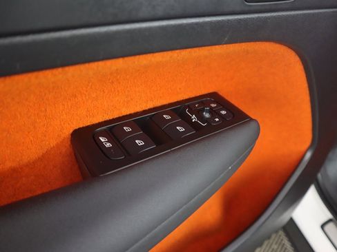 Used 2021 Volvo XC40 T5 R-Design image 39