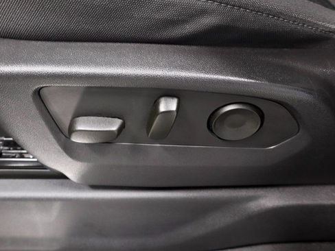 Used 2023 Chevrolet Silverado 1500 LT image 24