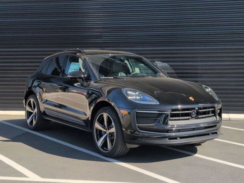 New 2026 Porsche Macan image 7
