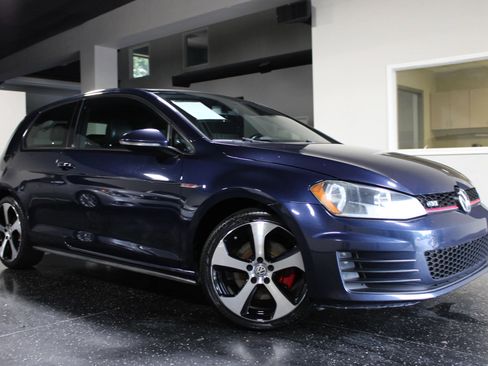 Used 2015 Volkswagen GTI SE FWD image 35