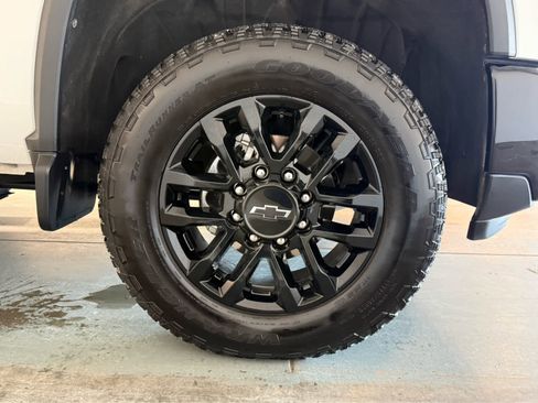 Certified 2025 Chevrolet Silverado 2500 Custom w/ Custom Value Package image 10