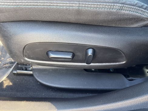 Used 2019 Chevrolet Cruze LT w/ Convenience Package image 21