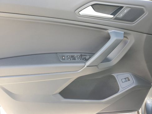 Used 2019 Volkswagen Tiguan SEL image 27