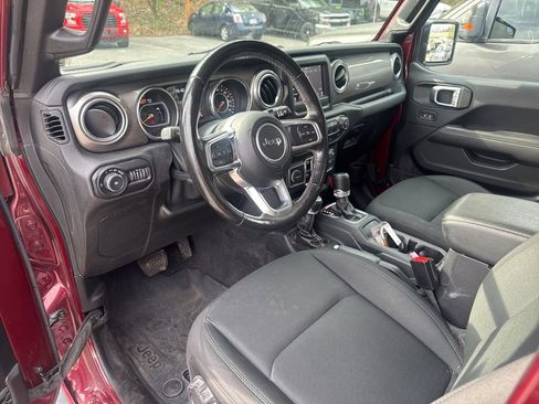 Used 2021 Jeep Wrangler Unlimited Sahara w/ Cold Weather Group image 13