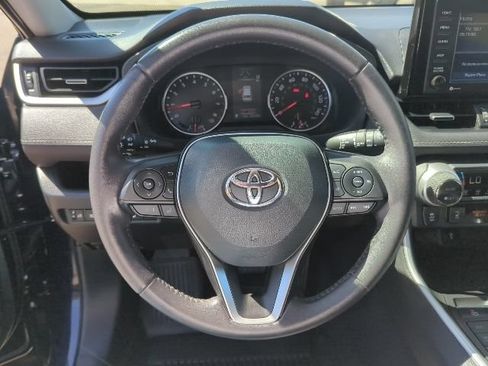 Used 2022 Toyota RAV4 XLE Premium AWD/4WD image 11