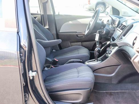 Used 2014 Chevrolet Sonic LT FWD image 20