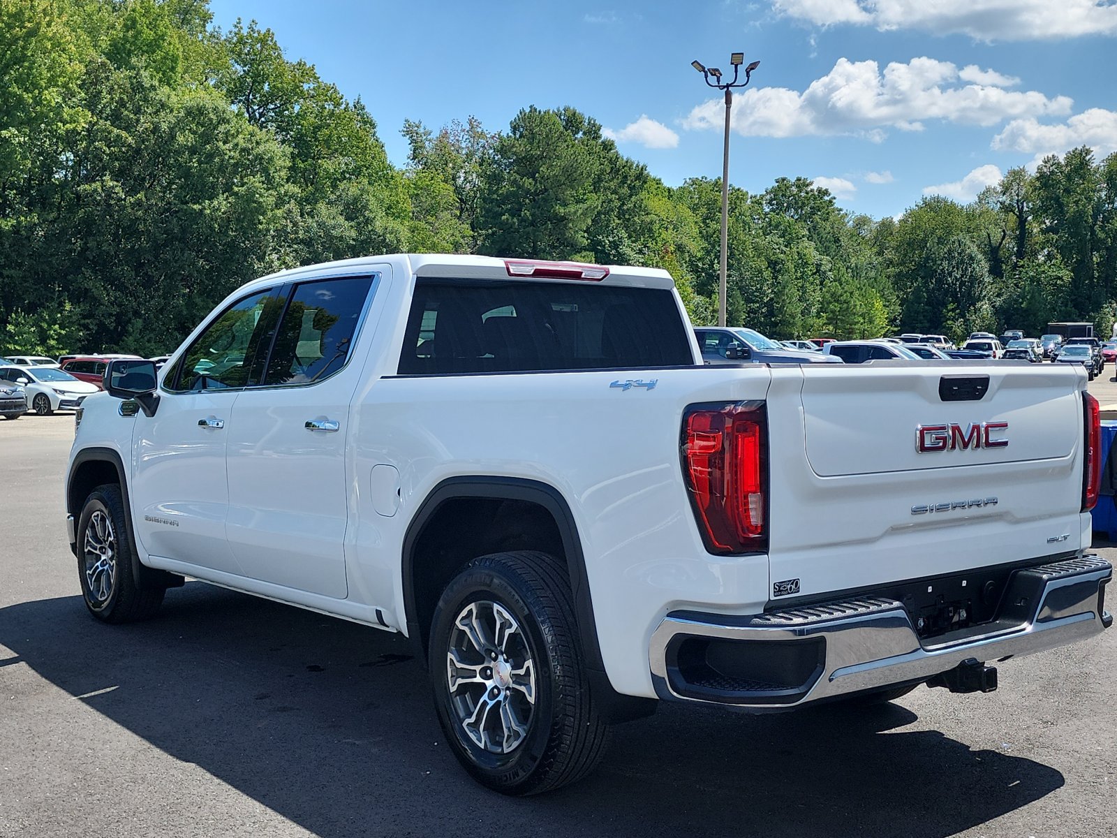 Used 2026 GMC Sierra 1500 SLT AWD/4WD image 3