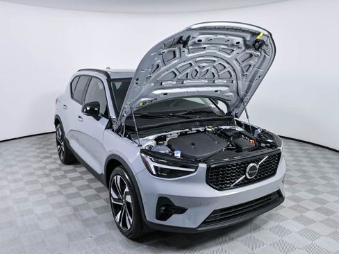 Certified 2024 Volvo XC40 B5 Plus w/ Protection Package Premier AWD/4WD image 33