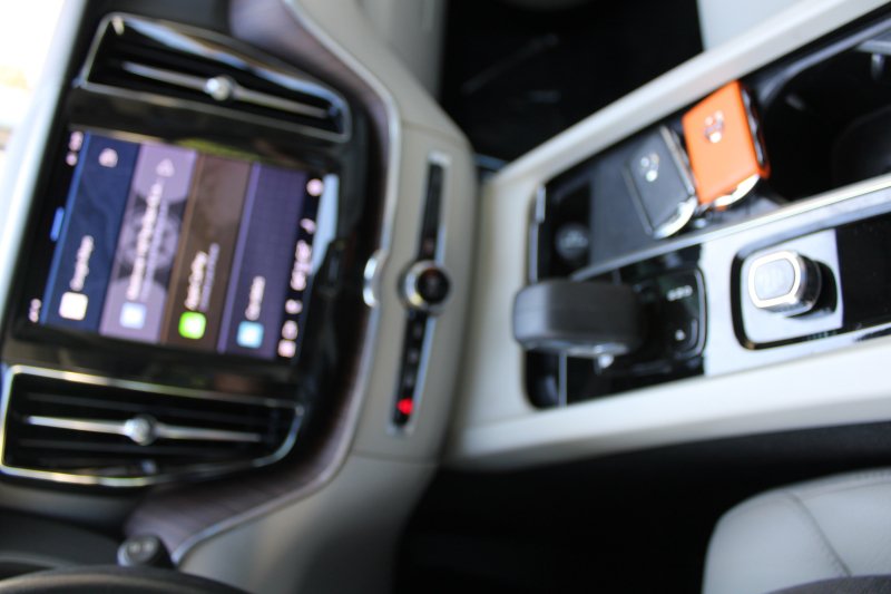 Used 2022 Volvo XC60 B5 Momentum FWD image 16