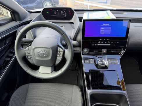 Used 2024 Toyota bZ4X XLE image 28