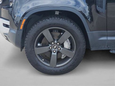 Used 2020 Land Rover Defender 110 HSE AWD/4WD image 14