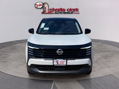 New 2026 Nissan Kicks SV image 9