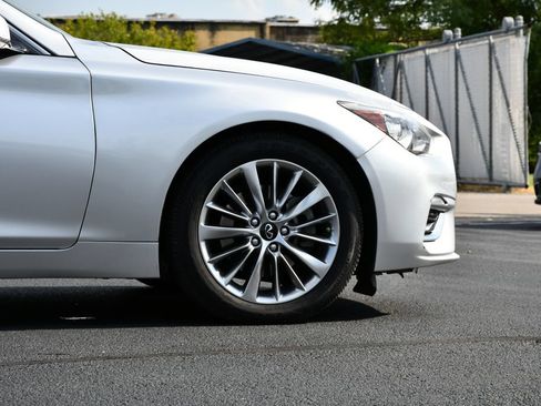 Used 2020 INFINITI Q50 Luxe w/ Essential Package (3.0T Luxe) AWD/4WD image 9