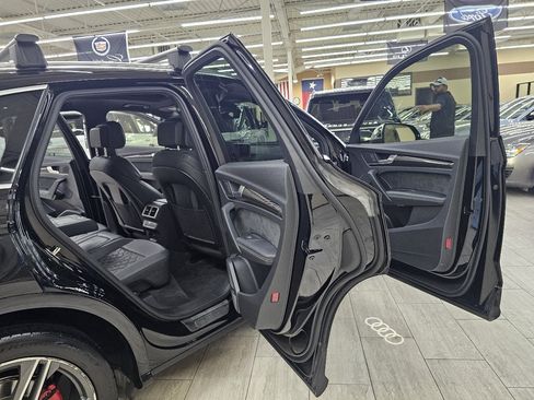 Used 2018 Audi SQ5 Prestige w/ Prestige Package image 16