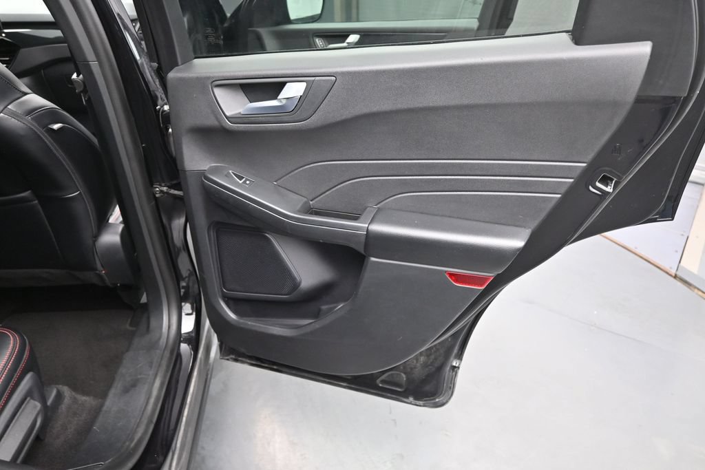 Used 2025 Ford Escape ST-Line Select AWD/4WD image 16