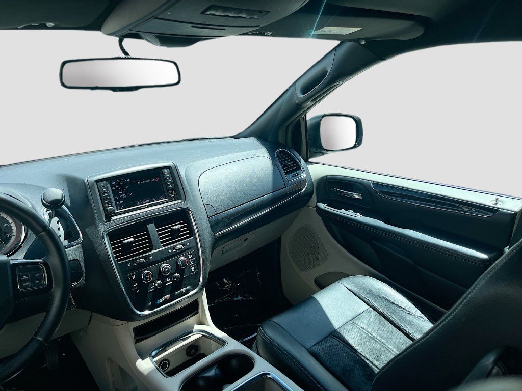 Used 2018 Dodge Grand Caravan SXT FWD image 22