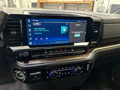 Used 2025 Chevrolet Silverado 1500 LT image 16