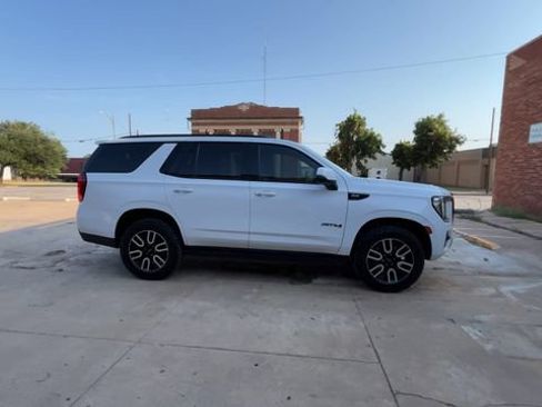 Used 2023 GMC Yukon AT4 w/ Technology Package AWD/4WD image 9