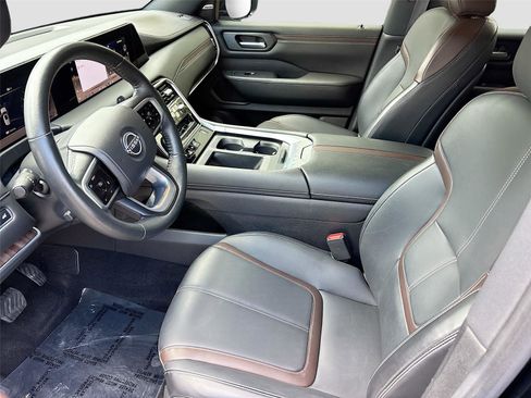 Used 2025 Nissan Armada SL AWD/4WD image 22