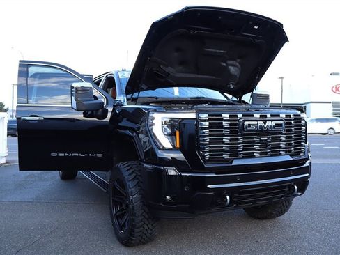 Used 2025 GMC Sierra 3500 Denali Ultimate AWD/4WD image 37
