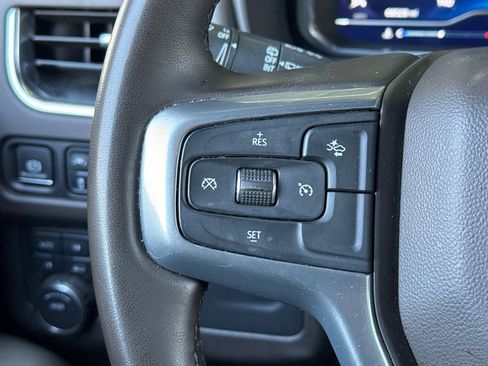 Used 2024 Chevrolet Suburban LT image 36