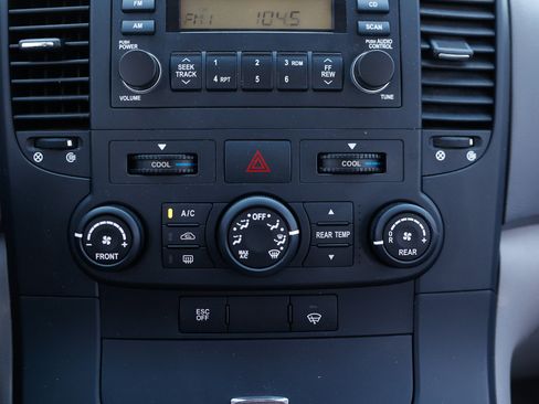 Used 2006 Kia Sedona LX image 31