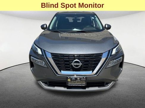 Used 2023 Nissan Rogue SV image 4