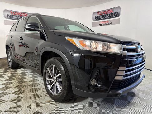 Used 2019 Toyota Highlander XLE image 1
