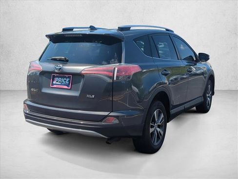 Used 2018 Toyota RAV4 XLE FWD image 8