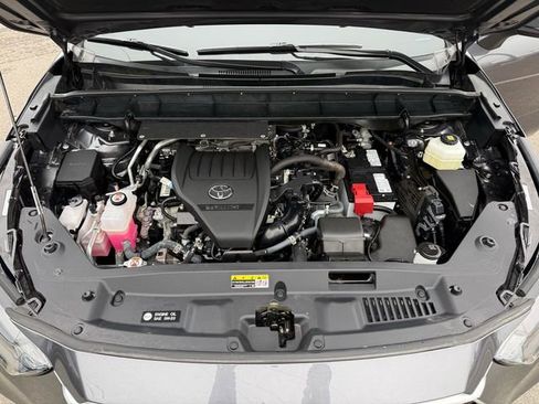 Certified 2024 Toyota Highlander XLE image 7