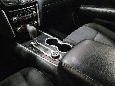 Used 2019 Nissan Pathfinder S AWD/4WD image 26